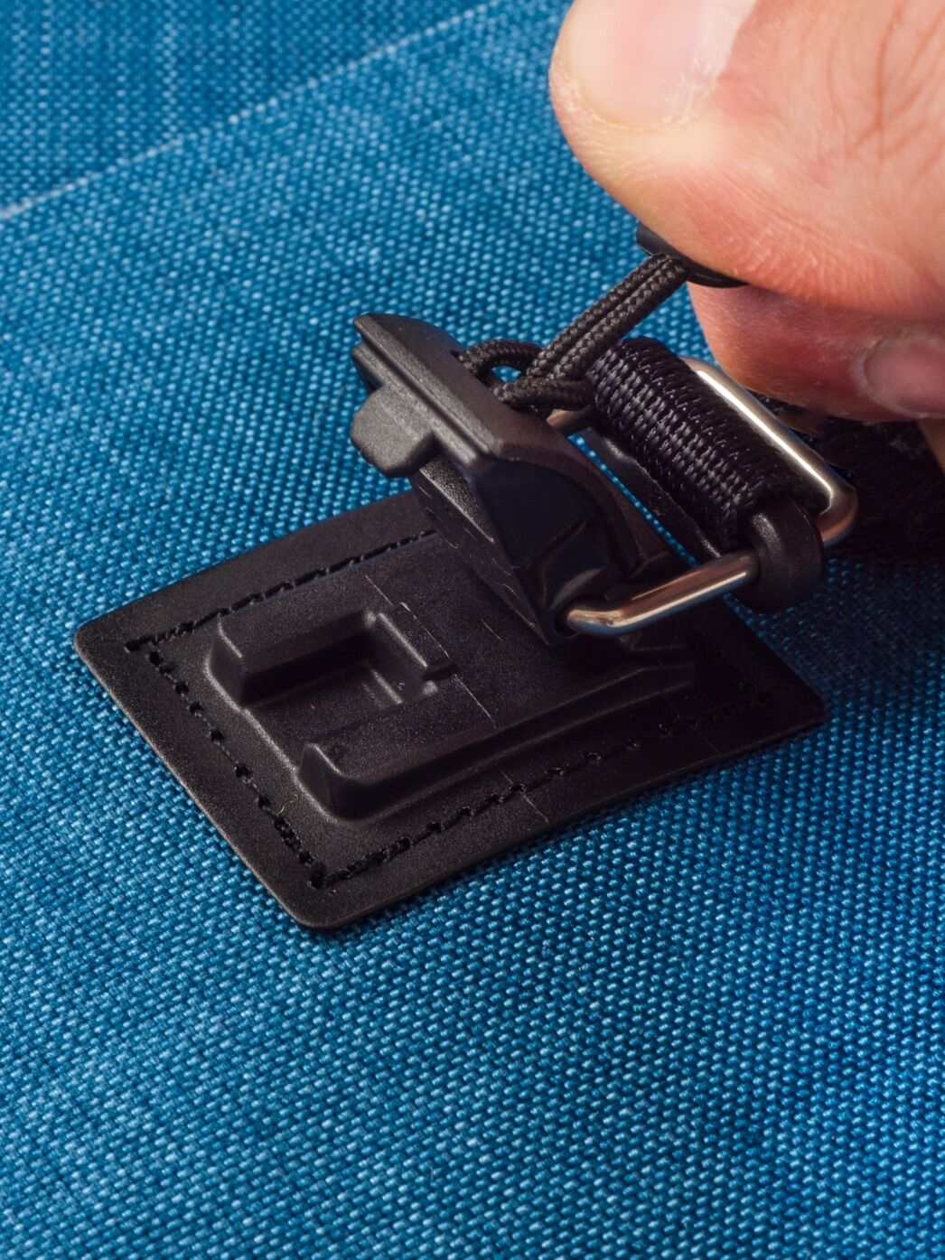 HOOK_15_FW_SEWABLE__magn_Schnalle_Laengenverstellung_aufnaehbar_15mm_extremtextil_Stoffe