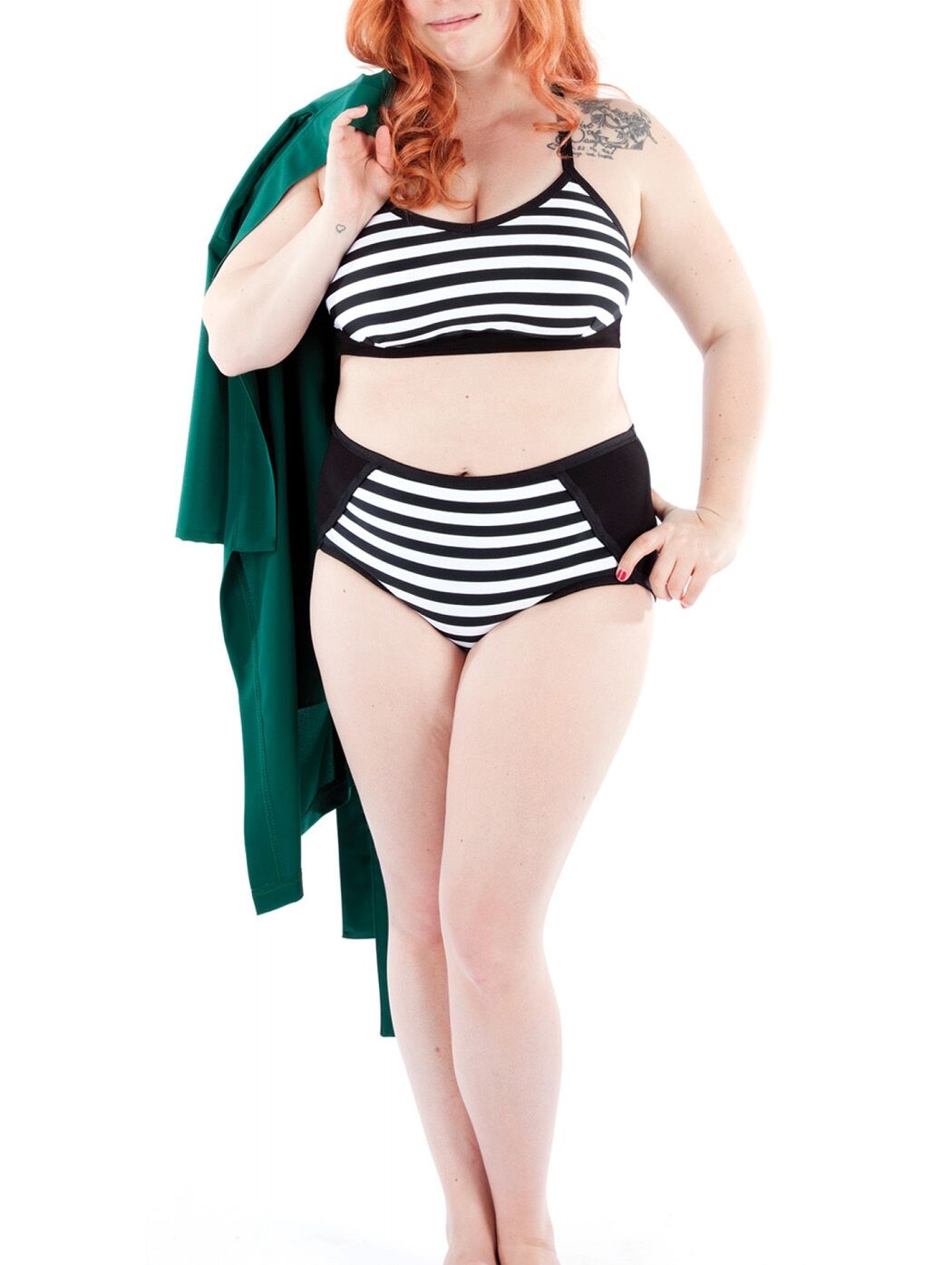Bikini-Unterwaesche-und-Traegershirt-J3886