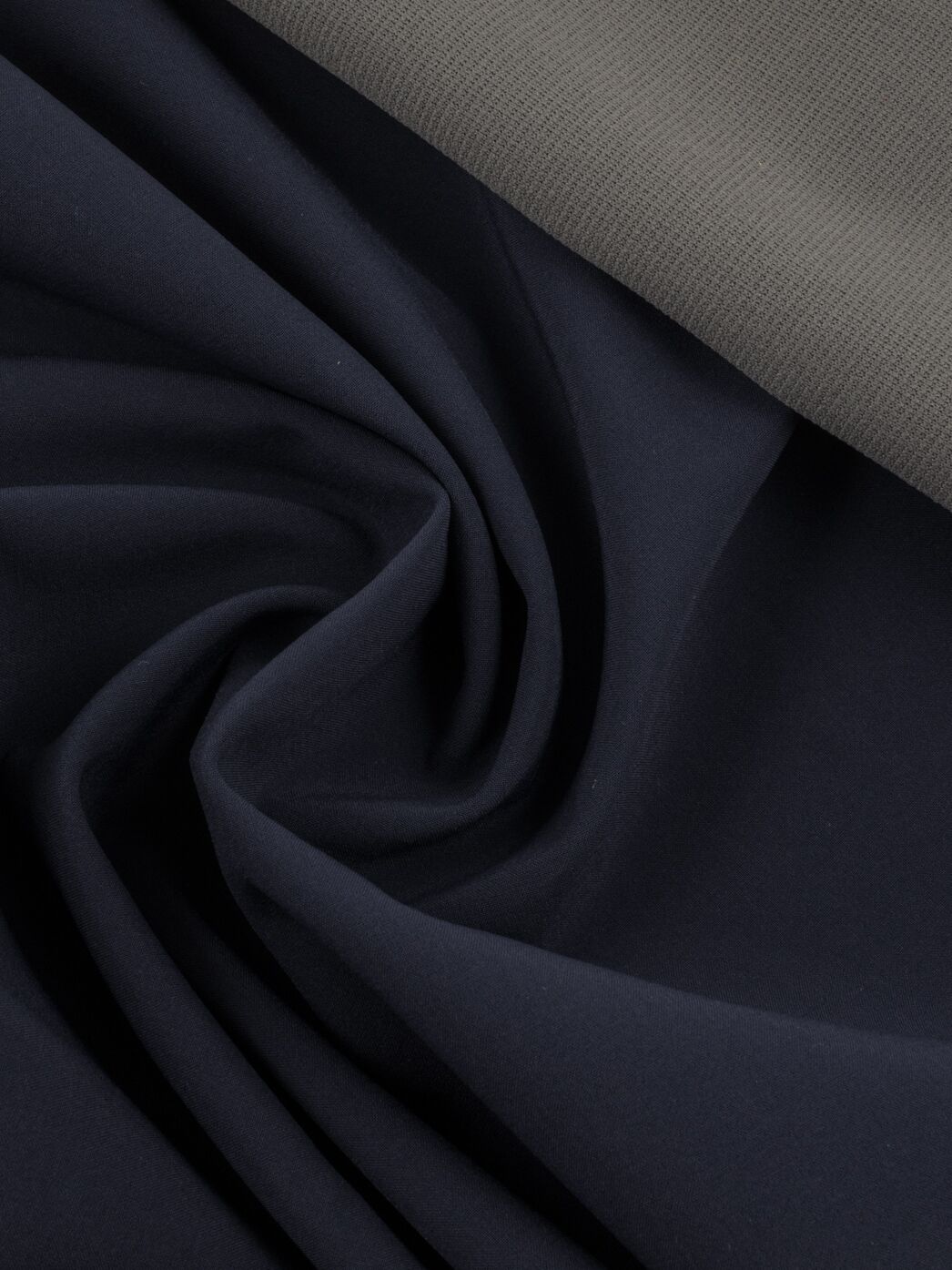 Softshell_mit_Wirkfutter_duenn_225gqm_extremtextil_Stoffe_zubehoer_kaufen