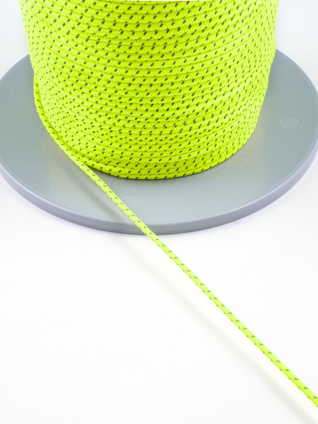 Dyneema_Polyester_Kordel-Zeltleine-reflektierend_extremtextil_Stoffe_zubehoer_kaufen